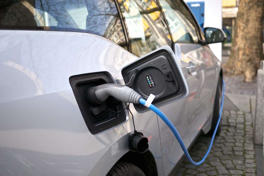 Borne de recharge pour véhicules électrique : usages et configuration -  EXA-ECS