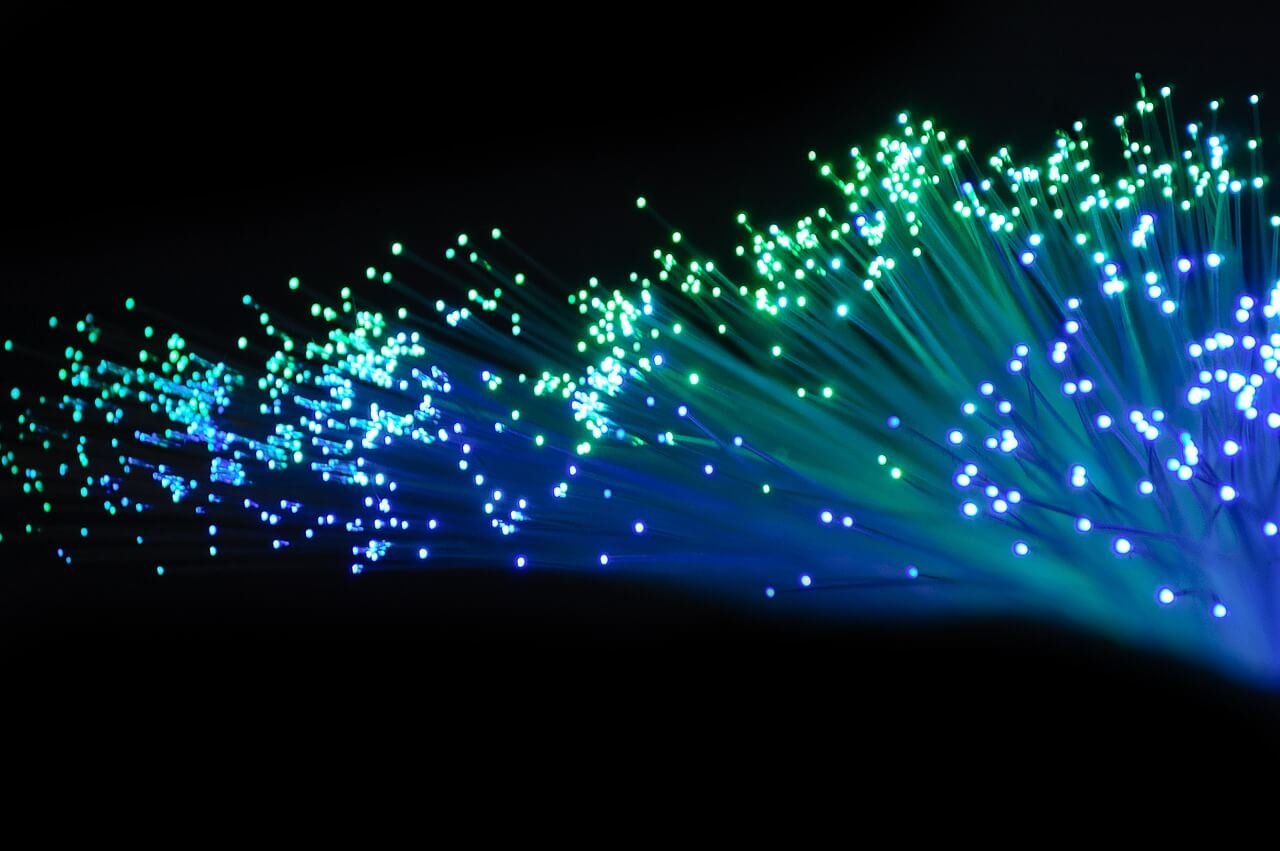 avantages fibre optique câblage informatique