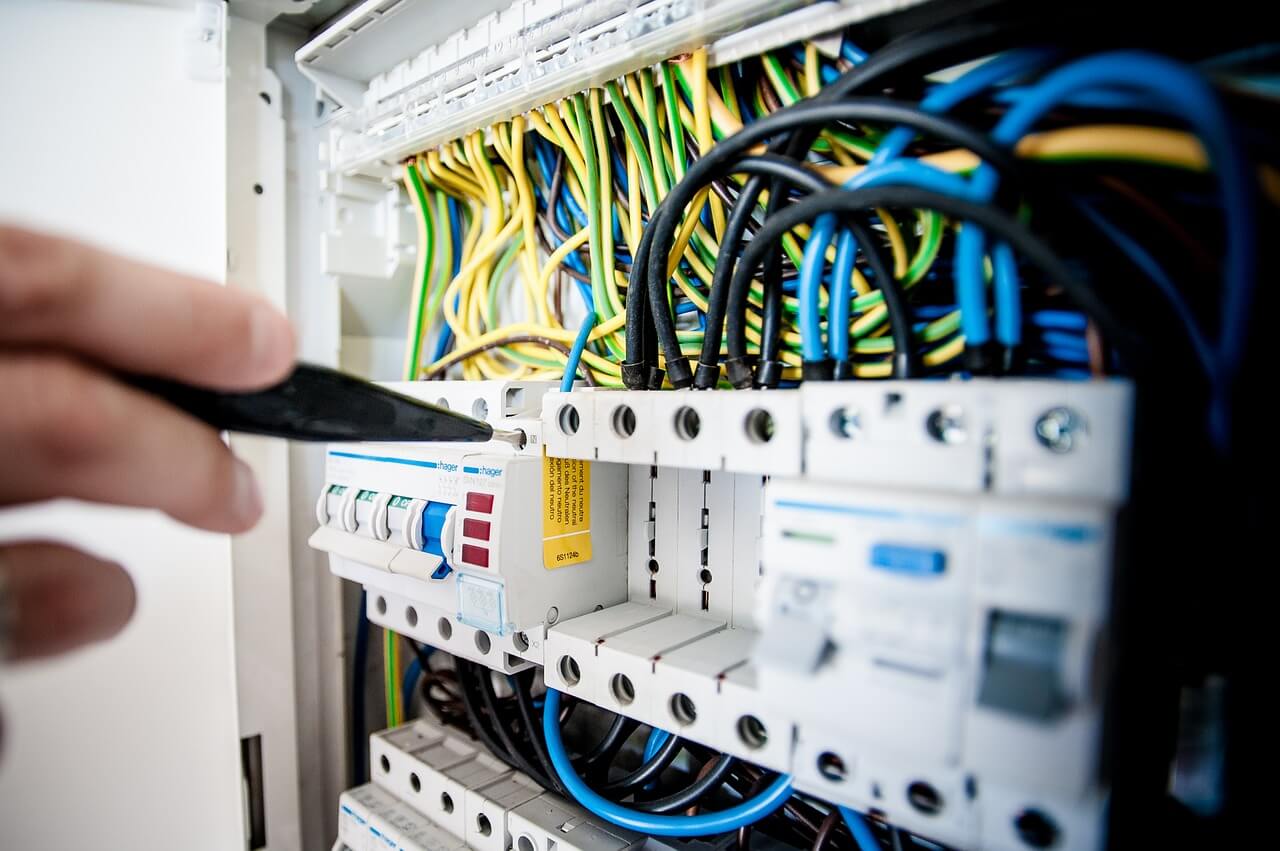 maintenance électrique importance entretien bâtiments